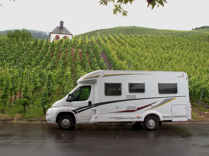 Mosel 07-2012IMG_1550 als Smart-Objekt-1 Kopie.jpg - Am nächsten Morgen weiterfahrt nach Engkirch. Trotz anhaltendem Regen bleiben wir aktiv und erkunden die schöne Landschaft